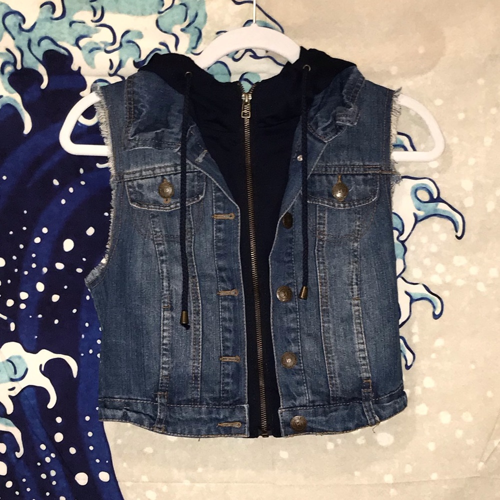 Cropped Jean Vest